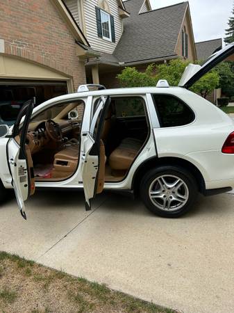 2009 Porsche Cayenne - $8,950 (Union Lake)63488198188929124