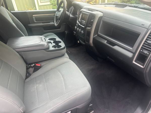 DODGE RAM 2017, REGULAR CAB LONG BED 2WD, GREAT WORK TRUCK - $11,500 (YORK,PA.)63435754217473124