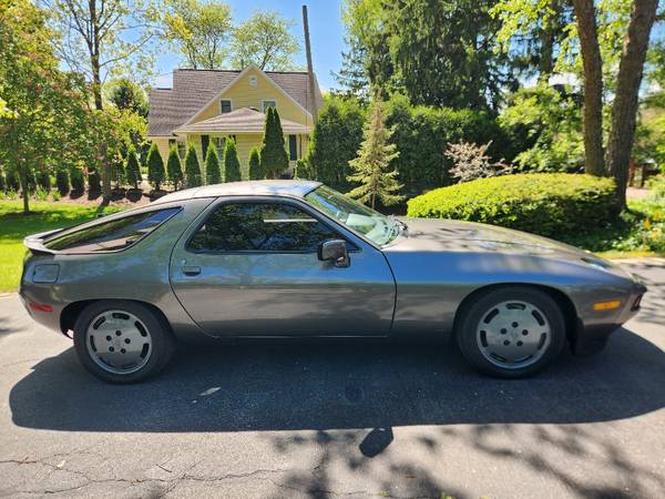 1985 Porsche 928 S - $4,500 (Green Oaks/Libertyville)63616776448257122