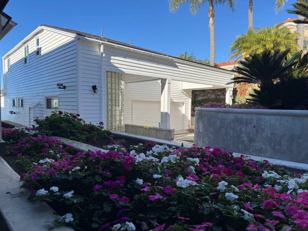 4 BR/4BA Views galore Gated Ocean front estate 1