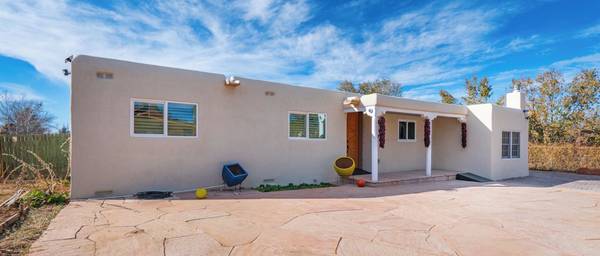 $300 / 3br - 1374ft2 - Elegante casa acogedora de 3 habitaciones (2074 Camino Lado, Santa Fe)63659901006339120