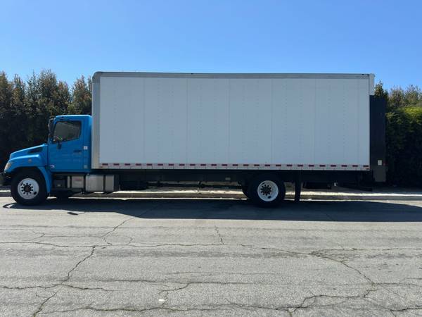 2016 HINO 268 CAMIÓN DE 26 FT CON CAJA ALTA Y PLATAFORMA ELEVADORA CON RIELES - 178,000 MILLAS - $29,500 (ENTREGA EN GARDENA/LOS ÁNGELES)63438276916737123