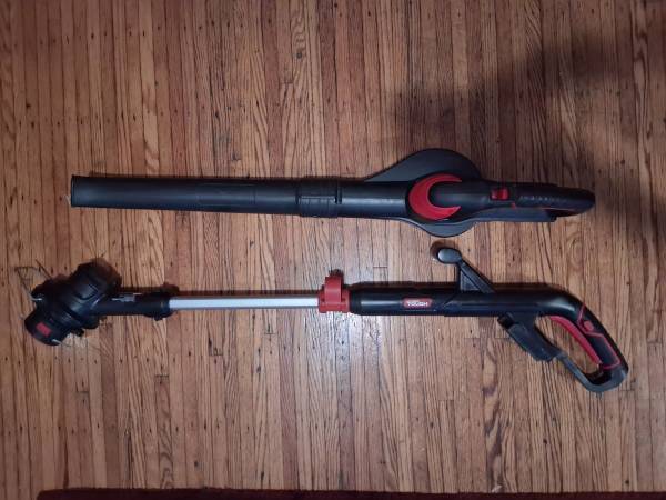 Leaf blower and weed wacker set 1
