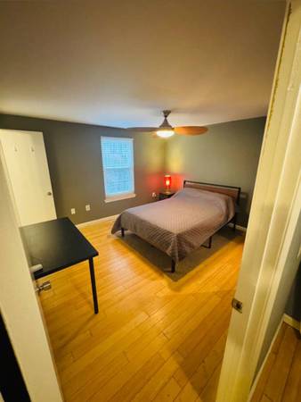 $850 Furnished Master Bedroom (Burke)63843417409539120