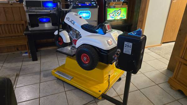 Coin op kiddie ride 3 wheeler 1