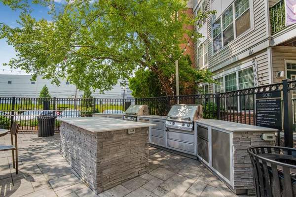 $2,750 / 2br - 1003ft2 - Recycling, Package Service, Air Conditioner (1301 Wall St W, Lyndhurst, NJ)63676222792961124