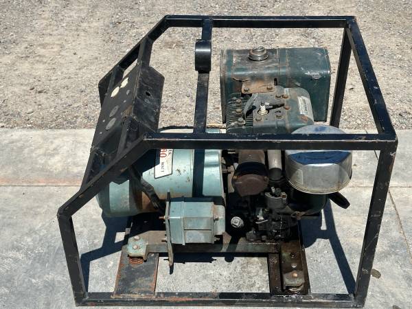 4000 Watt Generator 1