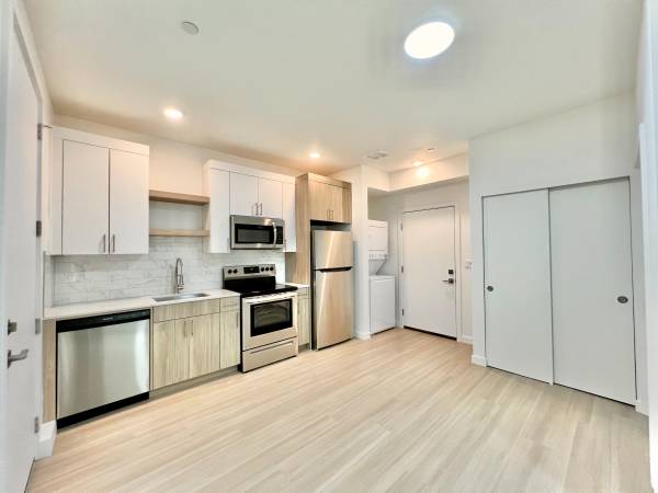 $1,050 / 326ft2 - W/D in Studio Apartment | Experience the Essence of Portland’s Arbor L63831397363331120