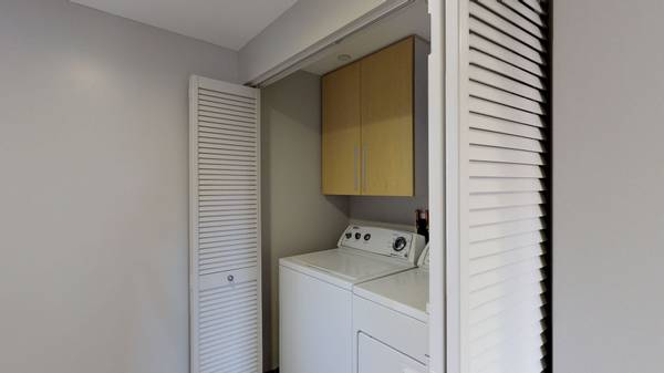 $3,869 / 2br - 1408ft2 - Bike Score: 56, Cable Ready, Countertops - Granite (Burbank)63774549560961123