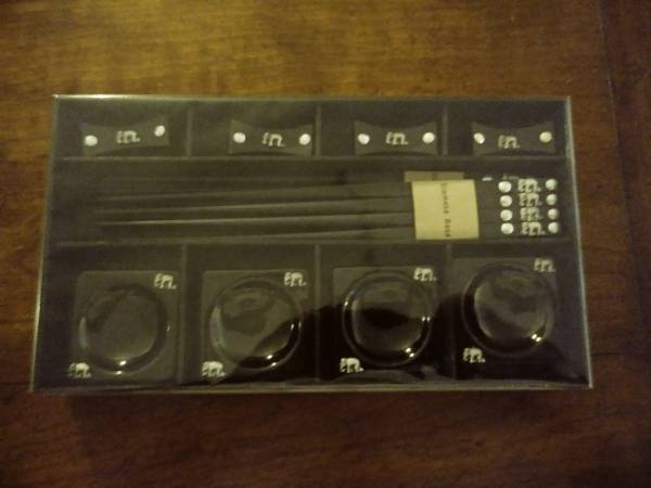 Chopsticks, small sauce bowls, and rests 1