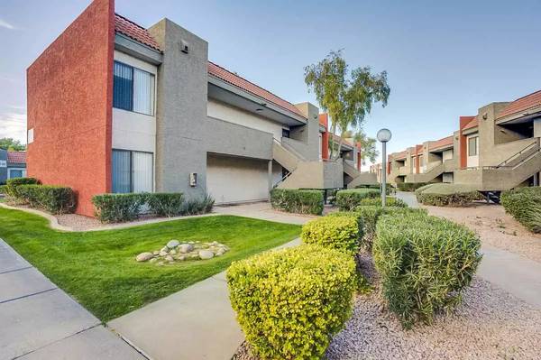 $1,599 / 2br - 980ft2 - ¡Juega un partido de tenis en Ovation at Tempe! Cancha de tenis (Tempe)63623896842753124