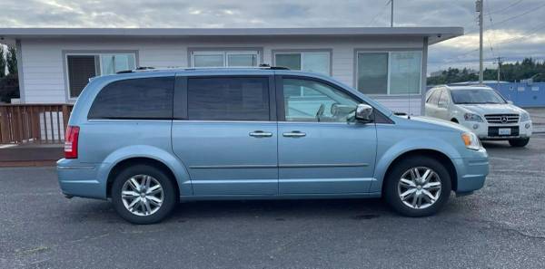 Minivan Chrysler Town & Country Limited 2010 4D - ¡Financiamiento Disponible! - $5999.00 (Aberdeen)63624449836801123