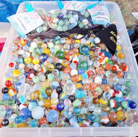 100 LBS OF VINTAGE MARBLES 1