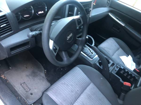 Venta por el propietario. Jeep Grand Ch no operativo - $1.000 (santa rosa)63487148245249123