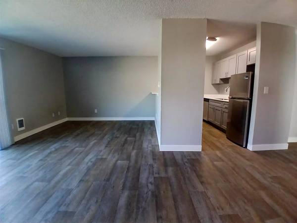 $1,850 / 2br - 860ft2 - Experience the best! 2 bed, 1 bath in Kent's hot spot. (Kent)64031307501827122