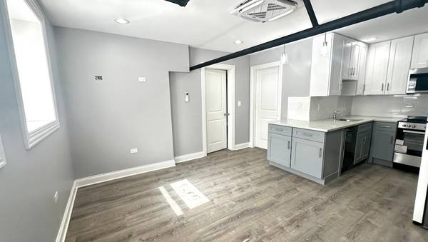 $1,600 / 1br - Updated Garden Unit!  Great Edgewater area! (Edgewater)63960012120962120