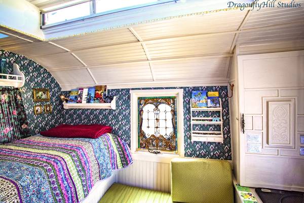 $350 / 1br - 65ft2 - Beautiful Roma Vardo Caravan with glamping amenities (Desert Edge)63981525366530123