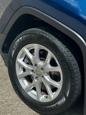 2018 Jeep Cherokee Latitude Plus – 80K Miles – Clean Title - $8,600 (Katy)63622466086401122