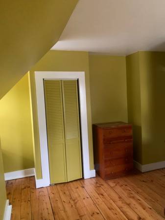 $1,050 / 2br - Habitación en casa unifamiliar (Gloucester)63699544789379120