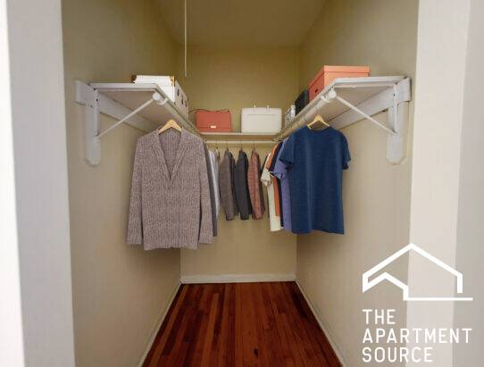 $1,775 / 1br - Bright & Pet-Friendly 1-Bedroom Near Wrigley Field (Lakeview)63960009539331124