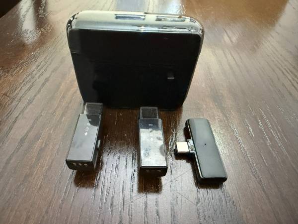 Wireless Microphone for iPhone or Android Phone 1