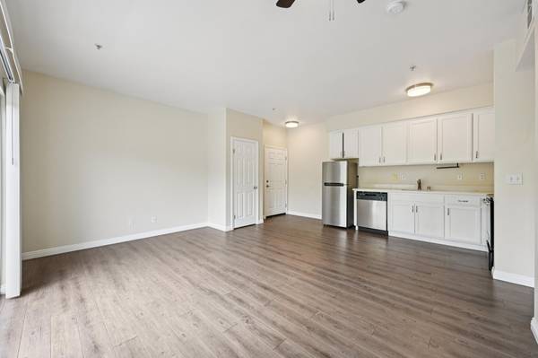 $1,850 / 1br - 14 Days Free Rent with Immediate Occupancy! – Marketplace Apts. (santa rosa)63861104063491123