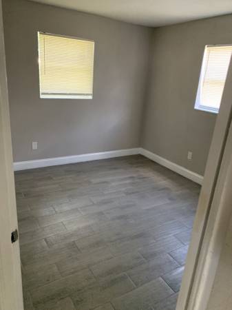 $1,895 / 2br - 1900ft2 - 3318 NW 50 Street (Miami)64051005249667120