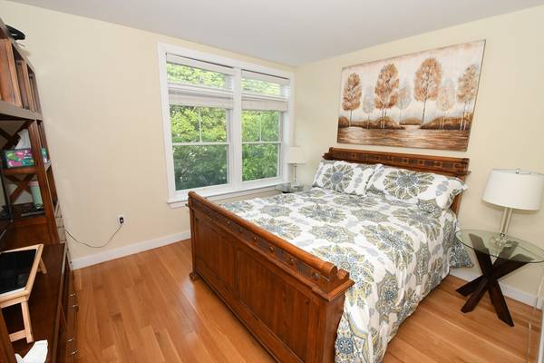 $3,700 / 2br - 1222ft2 - 2BA in Chestnut Hill – Parking, Extra Storage - Available Now (Brookline)64213547635586123