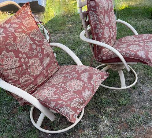 Homecrest Patio Chairs 1