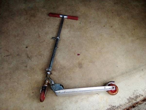 32.5" tall kids' scooter 1