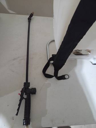 4-gallon Solo hand pump sprayer 1