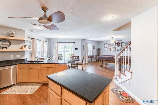 $2050.00 / 4br - 2902ft2 - Large 4/3 in Madison on Corner Lot!63658760168065120