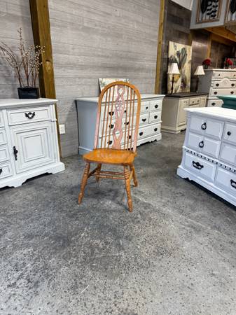 Oak kitchen chair $15 1