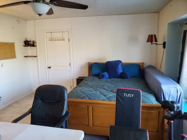 $900 / 240ft2 - Large furnished bedroom, shared bath, great location, near Colleges (San Marcos)63819335781123123