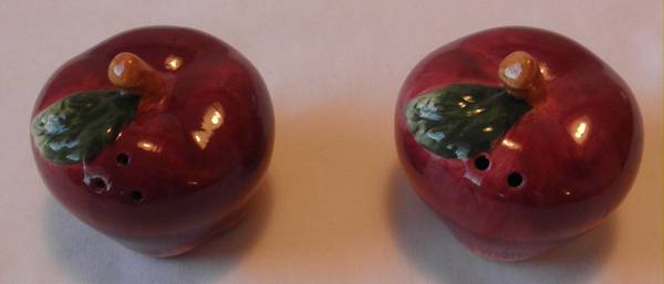 Antique apple salt & pepper 1