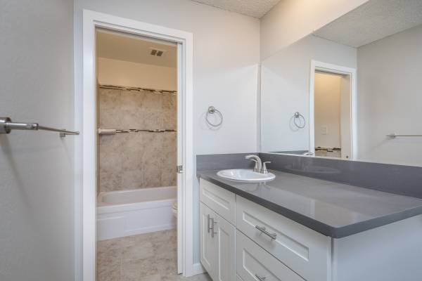 $3,275 / 2br - 830ft2 - 2BR/1BA - In the heart of San Carlos! (san carlos)63826176400131123