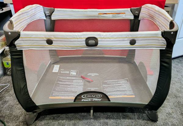 Graco Pack 'n Play Playard - Great Condition - Portable Crib & Playpen 1