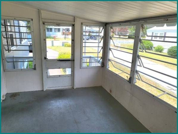 $219,900 / 2br - 910ft2 - Move In Ready Home In 55 Plus Community ! (Halifax)63298273114627122