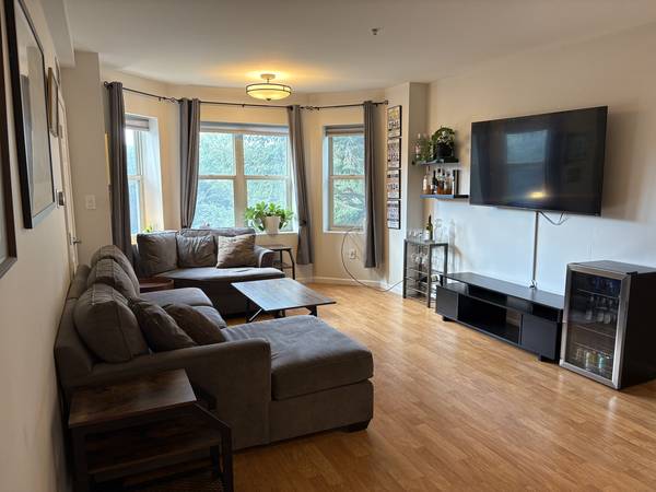 $2,875 / 2br - 1083ft2 - Beautiful 2 Bed/2 Bath in Modern Building for Rent (Quincy)63828556651907124