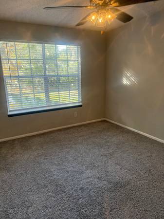 Looking for someone to share apartment with $900 a month 1
