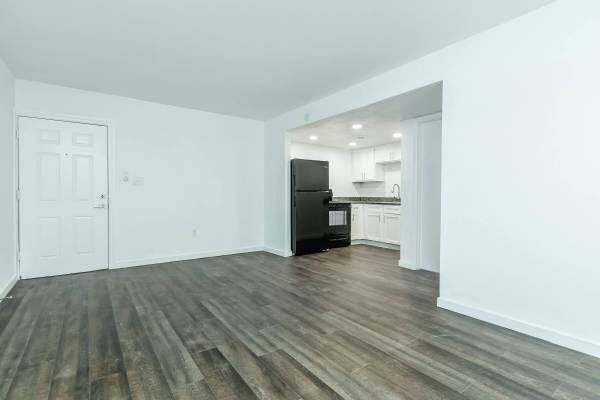 The Wave Apts-$1500 Free Rent! 1