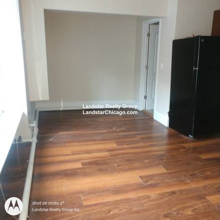 $1,100 Large Studio w/ Walk-in Closet Suite & Hardwood Flooring (Uptown)63918415743107124