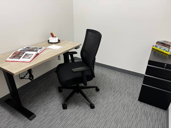 💸Christmas SALE! Small Interior Office: $447/mo–25% Off 🎄❄️🎅🤶 1