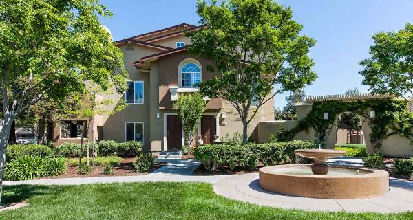 $2,345 / 1br - 635ft2 - Vive sin pagar alquiler por un mes - ¡Visita hoy! (san jose sur)63695803596929122