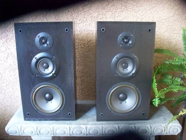 Altec Lansing 95 Speakers 1