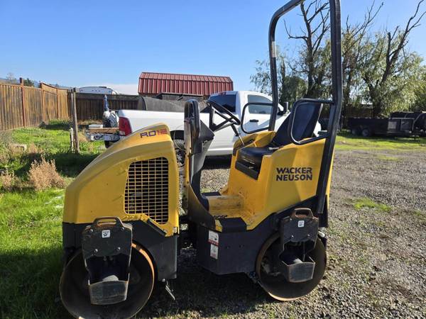 2016 Wacker Neuson RD12 Smooth Drum Roller Compactor 1