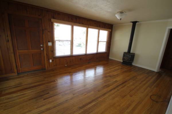 $1,995 / 2br - 864ft2 - Casa en Midtown cerca de todo, aire acondicionado, pisos de madera dura, lavadora/secadora, ¡mascotas permitidas!63839290840321122