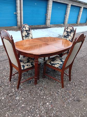Solid Oak Dining Room Set 1