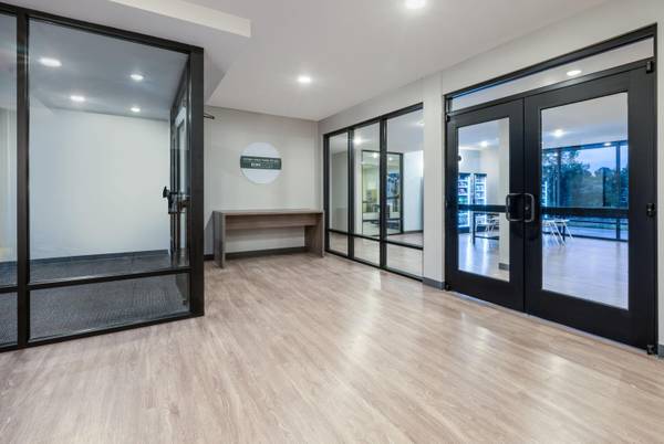 Pay Monthly, Stress-Free - No Lease, No Deposit Required! 1