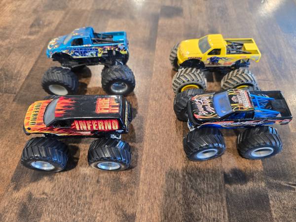 4 Monster Jam Trucks 1